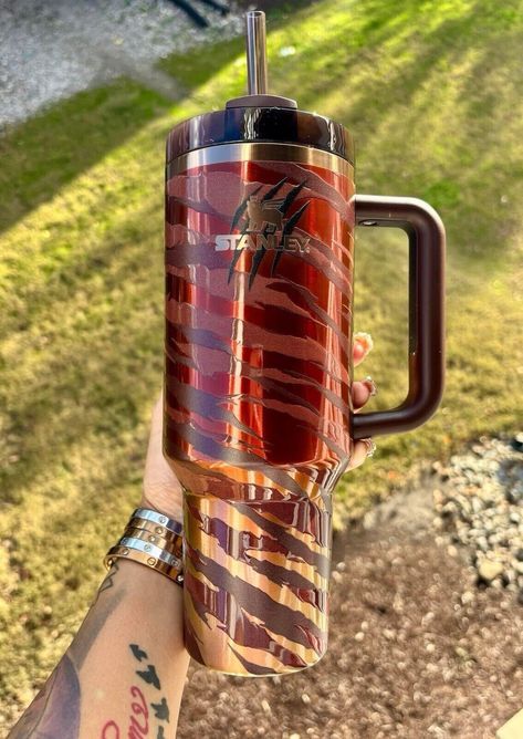 STANLEY X TYLA TIGER Flowstate Quencher Bronze 40oz Tumbler 🐅