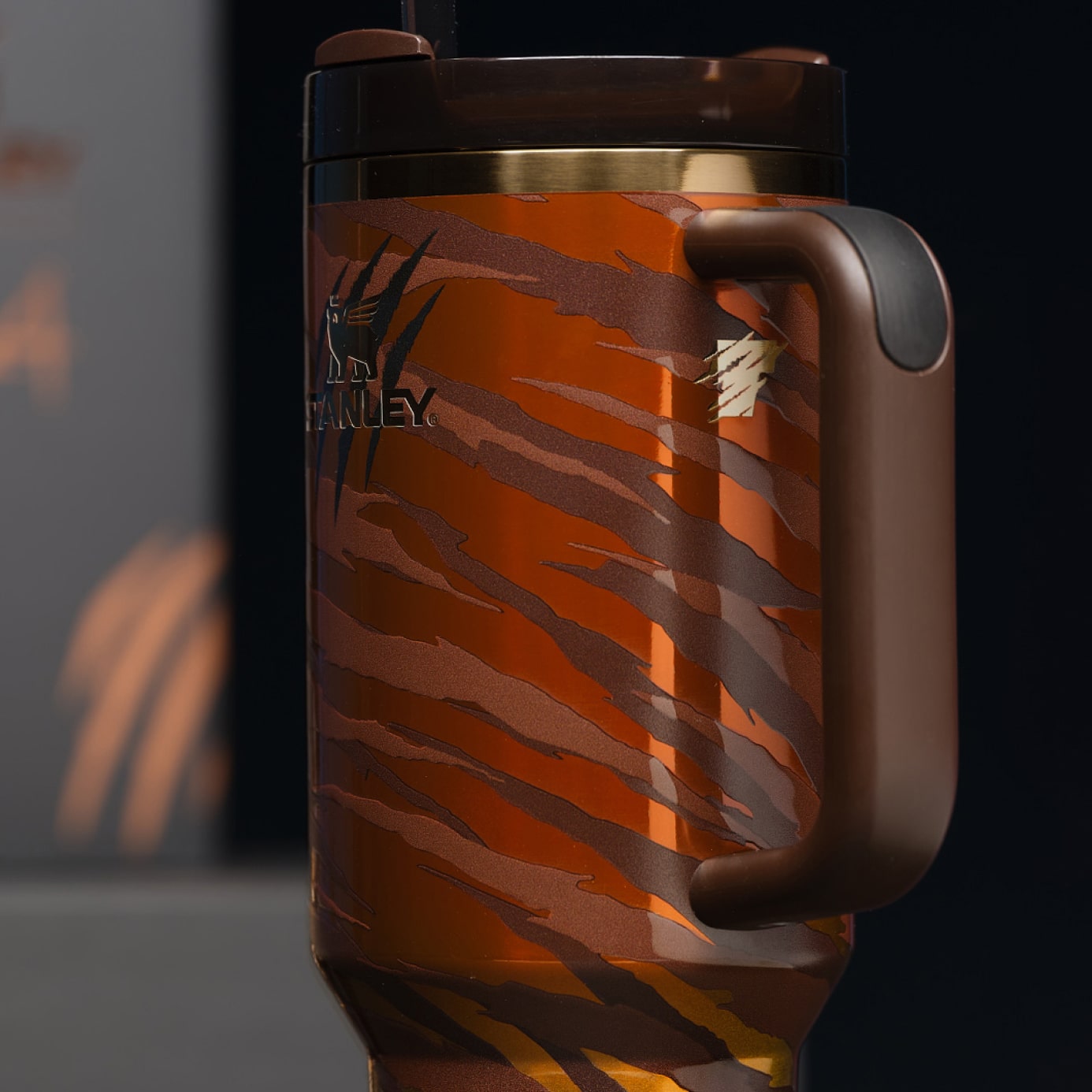 STANLEY X TYLA TIGER Flowstate Quencher Bronze 40oz Tumbler 🐅